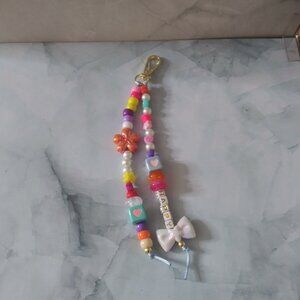 Happy Charm Beaded Keychain – Pastel Rainbow Heart & Bow Design
